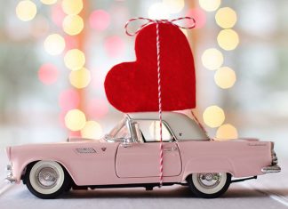 Tradycyjne czy niecodzienne? 4 prezenty na Walentynki.