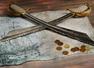 Biała broń w wystroju wnętrza szabla