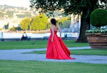 Sukienki wieczorowe – poradnik na czas zakupu Sukienki wieczorowe