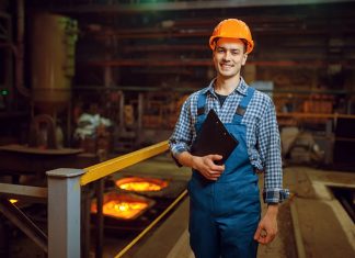 Praca przy elewacjach