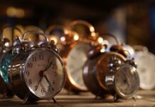 Jak zrobić antyczne lustro? Jak zrobić antyczne lustro?