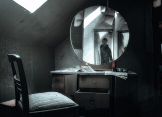 Dlaczego nie powinno się mieć lustra w sypialni? Dlaczego nie powinno się mieć lustra w sypialni?