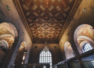 Dlaczego pęka sufit podwieszany?