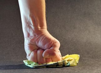 Na czym postawić świece?