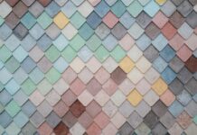 Co najpierw kłaść płytki czy panele?