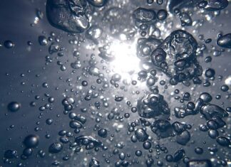 Jak się nazywa bąbelek w poziomicy?