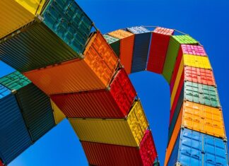 Czym grozi ładowanie zwykłych baterii?