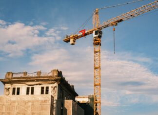 Zobacz, jakie urządzenia sprawdzą się na placu budowy!